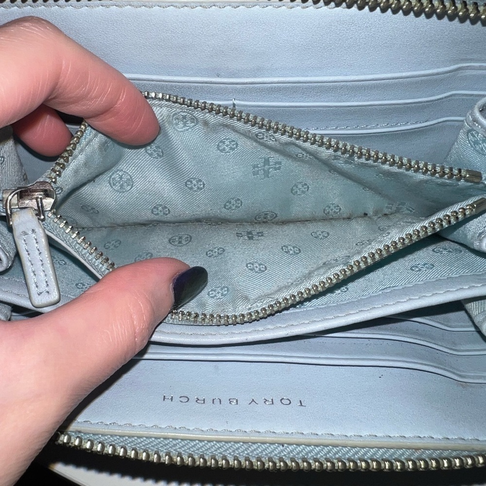 Tory Burch cornflower blue wallet - Picture 4 of 6